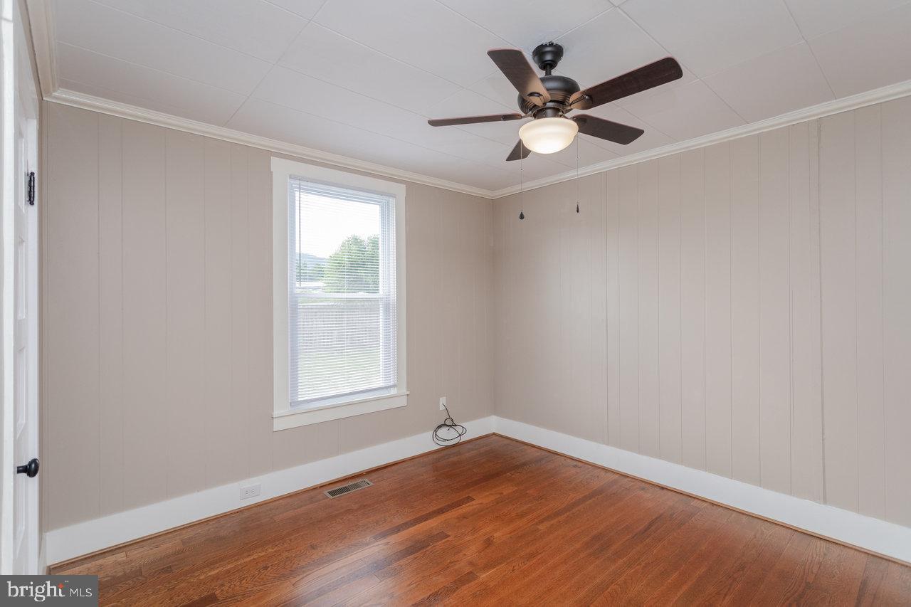 71 JUDY LN, MC GAHEYSVILLE, Virginia 22840, 4 Bedrooms Bedrooms, ,1 BathroomBathrooms,Residential,For sale,71 JUDY LN,VARO2002454 MLS # VARO2002454