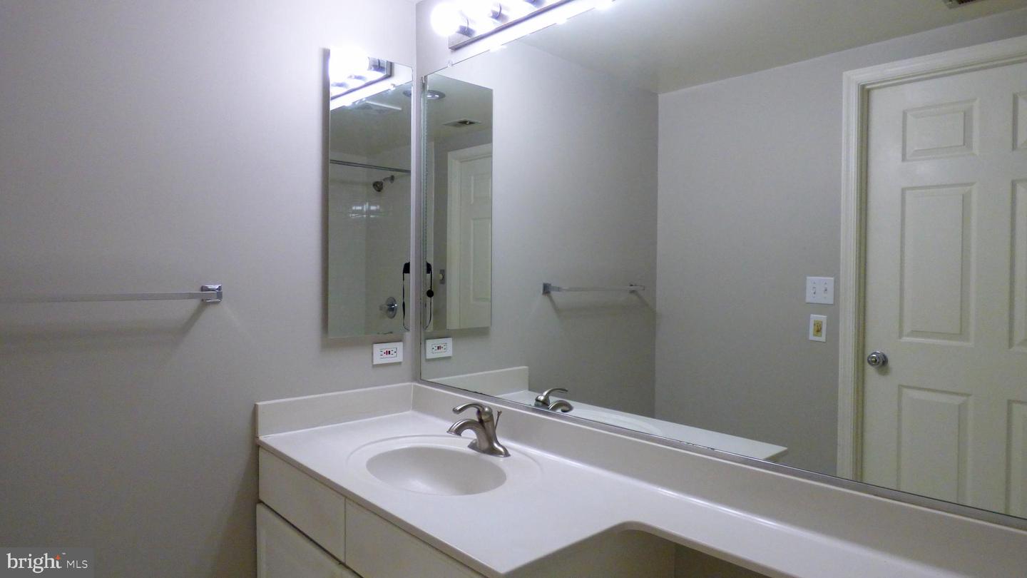 1050 N TAYLOR ST #1-407, ARLINGTON, Virginia 22201, 2 Bedrooms Bedrooms, ,1 BathroomBathrooms,Residential,For sale,1050 N TAYLOR ST #1-407,VAAR2061196 MLS # VAAR2061196