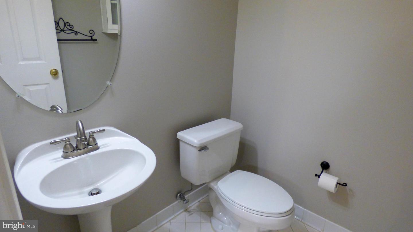 1050 N TAYLOR ST #1-407, ARLINGTON, Virginia 22201, 2 Bedrooms Bedrooms, ,1 BathroomBathrooms,Residential,For sale,1050 N TAYLOR ST #1-407,VAAR2061196 MLS # VAAR2061196