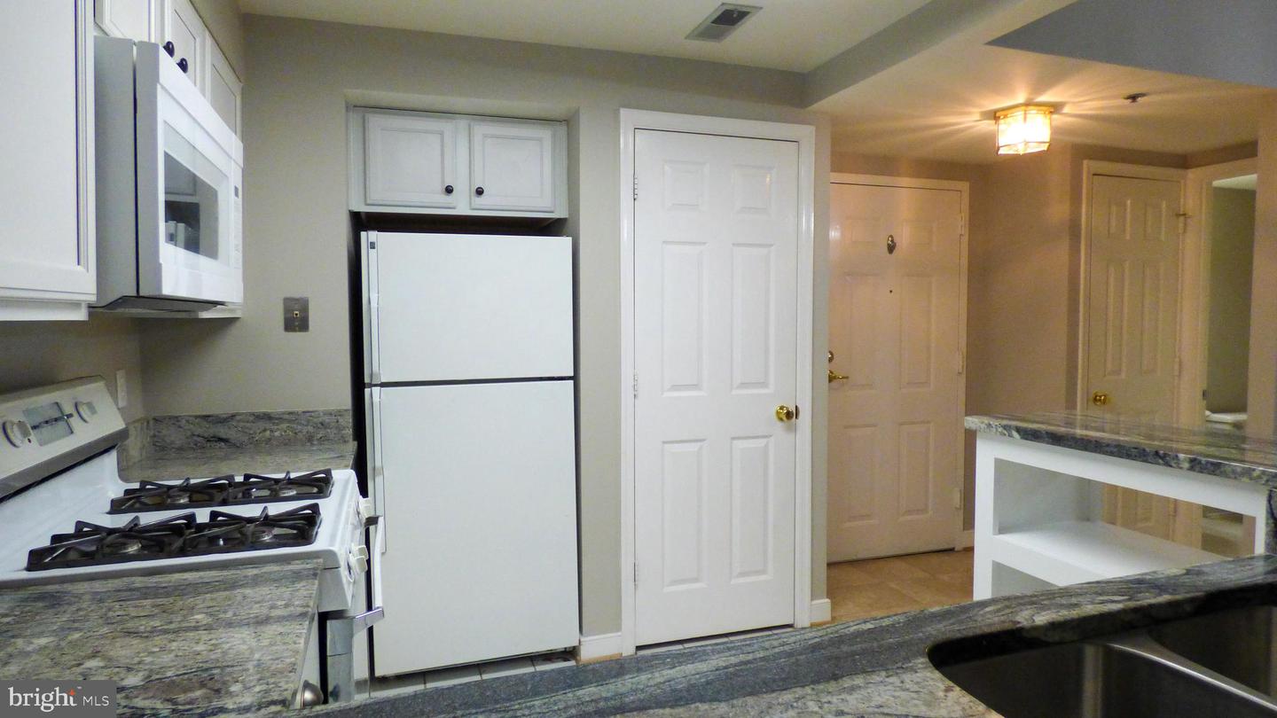 1050 N TAYLOR ST #1-407, ARLINGTON, Virginia 22201, 2 Bedrooms Bedrooms, ,1 BathroomBathrooms,Residential,For sale,1050 N TAYLOR ST #1-407,VAAR2061196 MLS # VAAR2061196