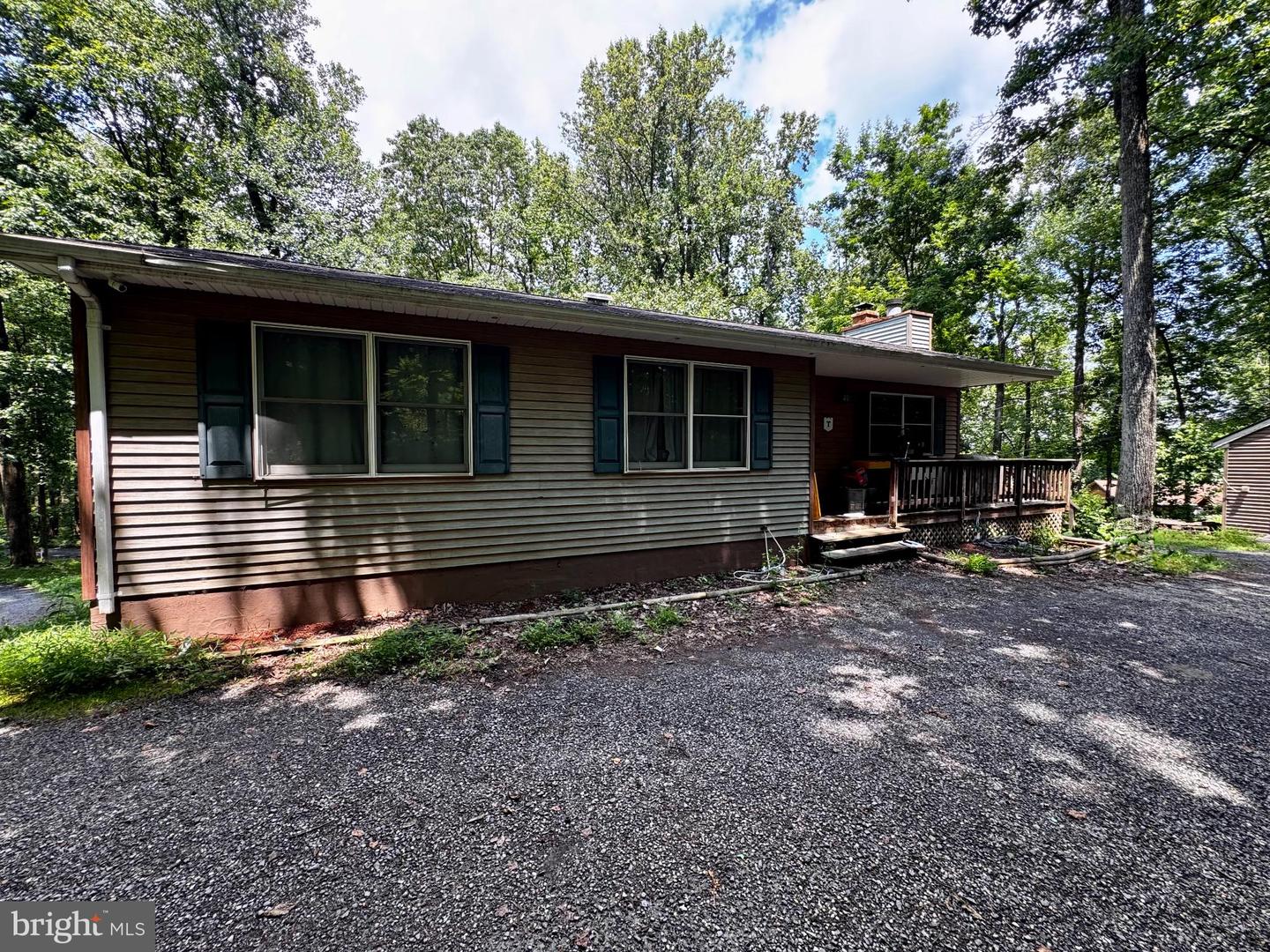 28 HENRY WAY, LINDEN, Virginia 22642, 3 Bedrooms Bedrooms, 11 Rooms Rooms,3 BathroomsBathrooms,Residential,For sale,28 HENRY WAY,VAWR2011762 MLS # VAWR2011762