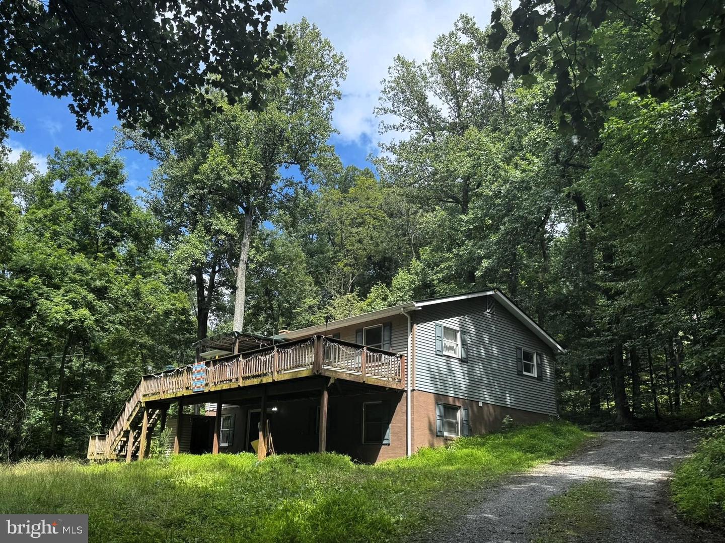 28 HENRY WAY, LINDEN, Virginia 22642, 3 Bedrooms Bedrooms, 11 Rooms Rooms,3 BathroomsBathrooms,Residential,For sale,28 HENRY WAY,VAWR2011762 MLS # VAWR2011762