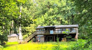 28 HENRY WAY, LINDEN, Virginia 22642, 3 Bedrooms Bedrooms, 11 Rooms Rooms,3 BathroomsBathrooms,Residential,For sale,28 HENRY WAY,VAWR2011762 MLS # VAWR2011762