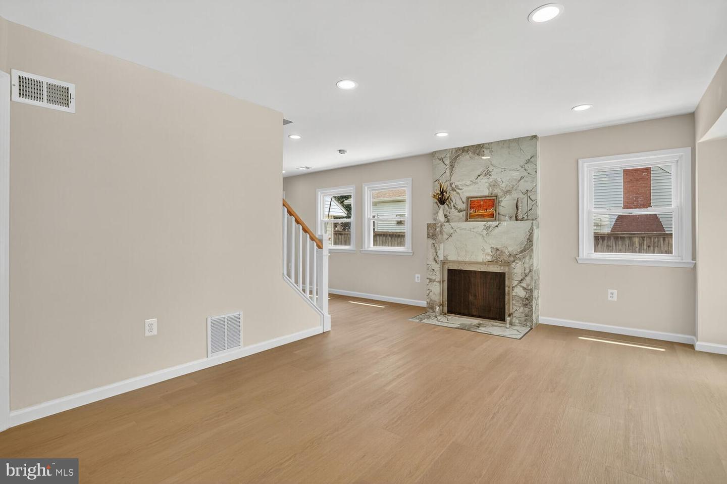 6731 WILLIAMS DR, ALEXANDRIA, Virginia 22307, 4 Bedrooms Bedrooms, ,3 BathroomsBathrooms,Residential,For sale,6731 WILLIAMS DR,VAFX2256740 MLS # VAFX2256740