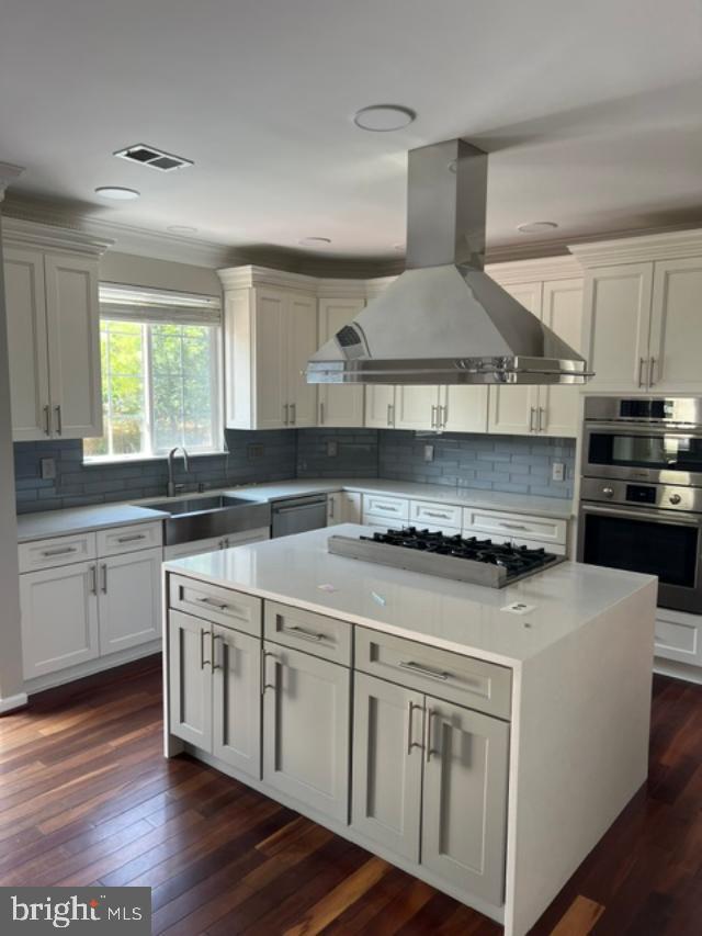 8196 TENBROOK DR, GAINESVILLE, Virginia 20155, 5 Bedrooms Bedrooms, ,3 BathroomsBathrooms,Residential,For sale,8196 TENBROOK DR,VAPW2099706 MLS # VAPW2099706