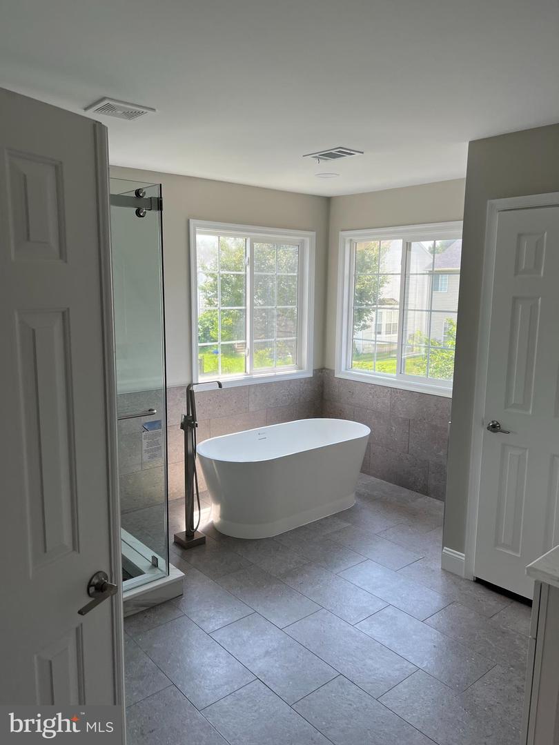 8196 TENBROOK DR, GAINESVILLE, Virginia 20155, 5 Bedrooms Bedrooms, ,3 BathroomsBathrooms,Residential,For sale,8196 TENBROOK DR,VAPW2099706 MLS # VAPW2099706