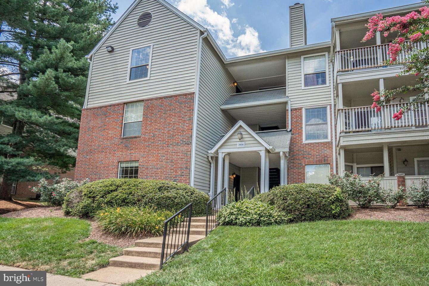 3906 PENDERVIEW DR #701, FAIRFAX, Virginia 22033, 2 Bedrooms Bedrooms, ,2 BathroomsBathrooms,Residential,For sale,3906 PENDERVIEW DR #701,VAFX2256768 MLS # VAFX2256768