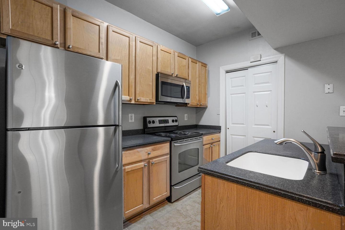 3906 PENDERVIEW DR #701, FAIRFAX, Virginia 22033, 2 Bedrooms Bedrooms, ,2 BathroomsBathrooms,Residential,For sale,3906 PENDERVIEW DR #701,VAFX2256768 MLS # VAFX2256768