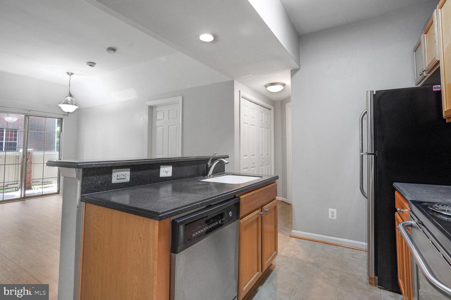 3906 PENDERVIEW DR #701, FAIRFAX, Virginia 22033, 2 Bedrooms Bedrooms, ,2 BathroomsBathrooms,Residential,For sale,3906 PENDERVIEW DR #701,VAFX2256768 MLS # VAFX2256768