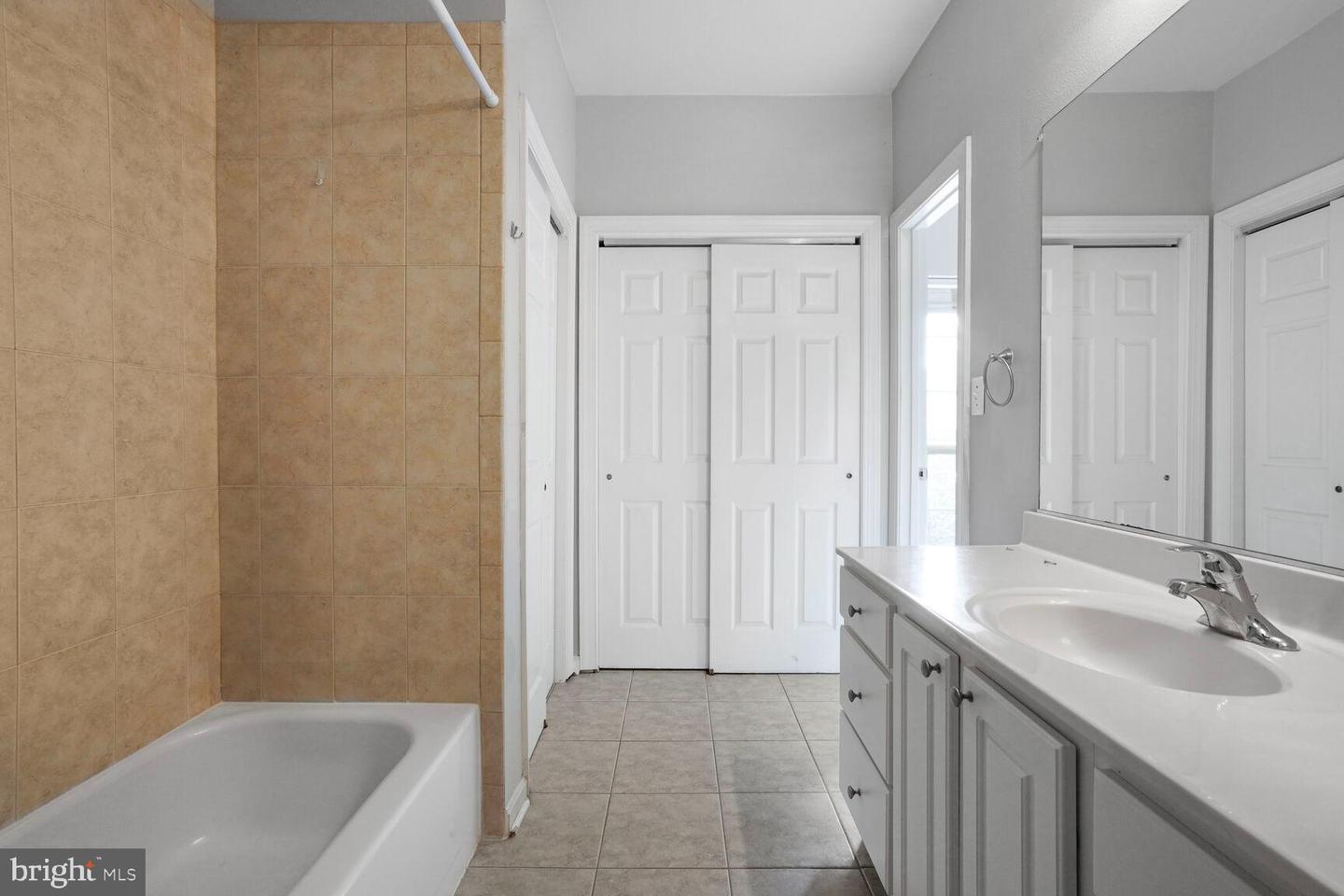 3906 PENDERVIEW DR #701, FAIRFAX, Virginia 22033, 2 Bedrooms Bedrooms, ,2 BathroomsBathrooms,Residential,For sale,3906 PENDERVIEW DR #701,VAFX2256768 MLS # VAFX2256768