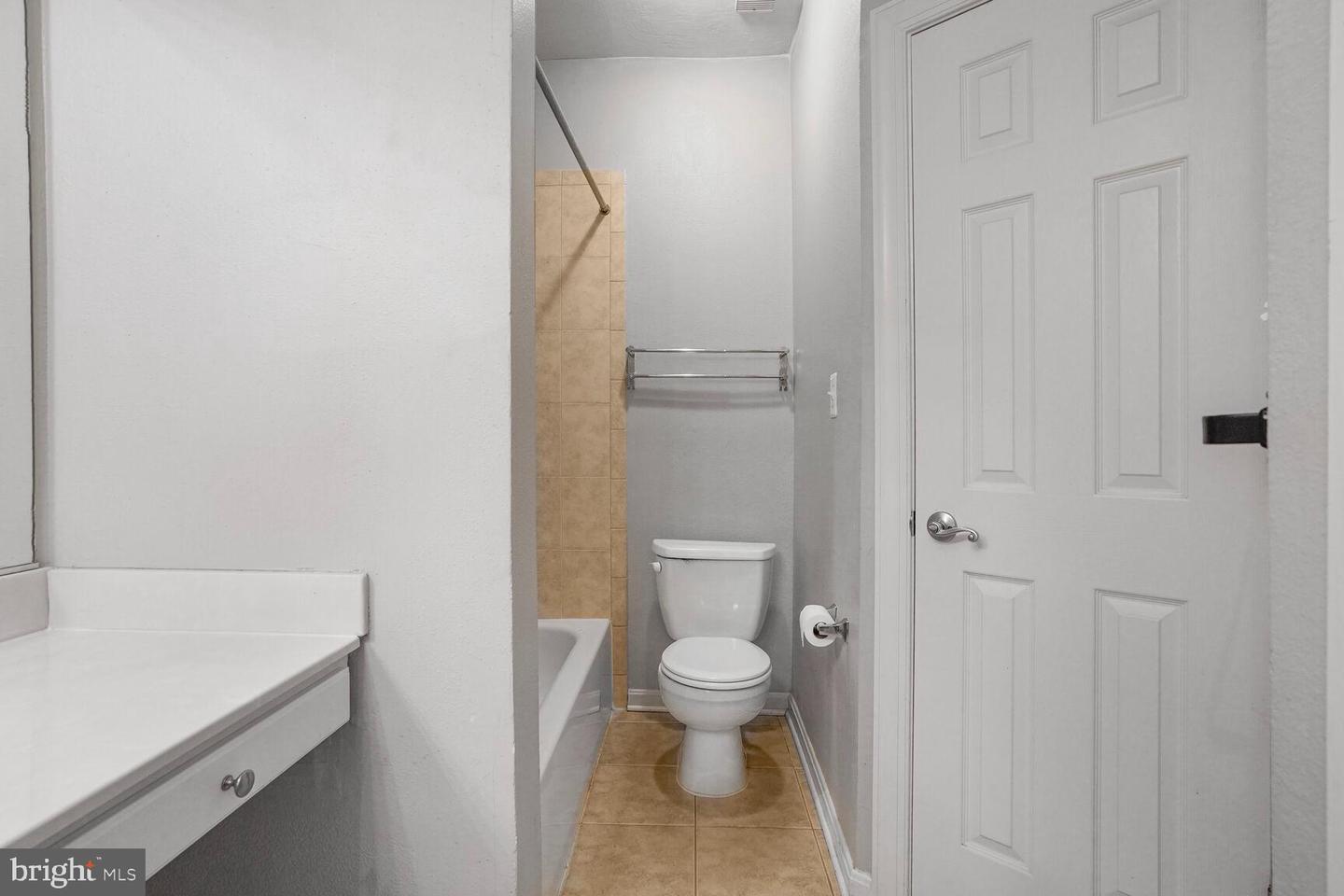 3906 PENDERVIEW DR #701, FAIRFAX, Virginia 22033, 2 Bedrooms Bedrooms, ,2 BathroomsBathrooms,Residential,For sale,3906 PENDERVIEW DR #701,VAFX2256768 MLS # VAFX2256768