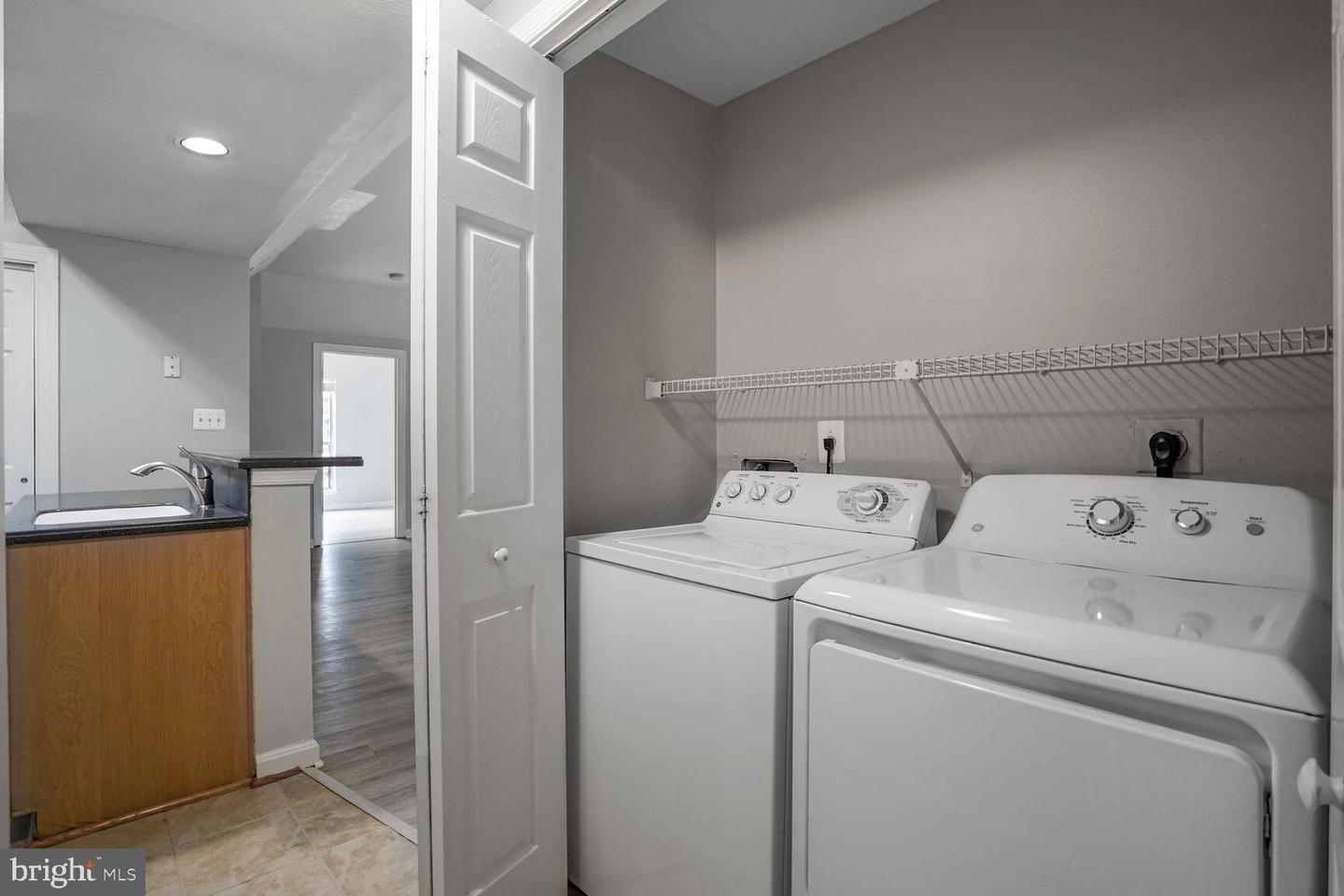 3906 PENDERVIEW DR #701, FAIRFAX, Virginia 22033, 2 Bedrooms Bedrooms, ,2 BathroomsBathrooms,Residential,For sale,3906 PENDERVIEW DR #701,VAFX2256768 MLS # VAFX2256768