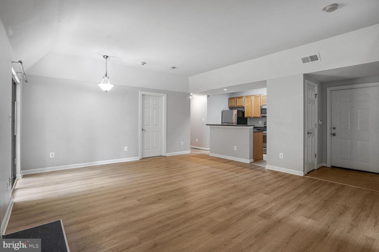 3906 PENDERVIEW DR #701, FAIRFAX, Virginia 22033, 2 Bedrooms Bedrooms, ,2 BathroomsBathrooms,Residential,For sale,3906 PENDERVIEW DR #701,VAFX2256768 MLS # VAFX2256768