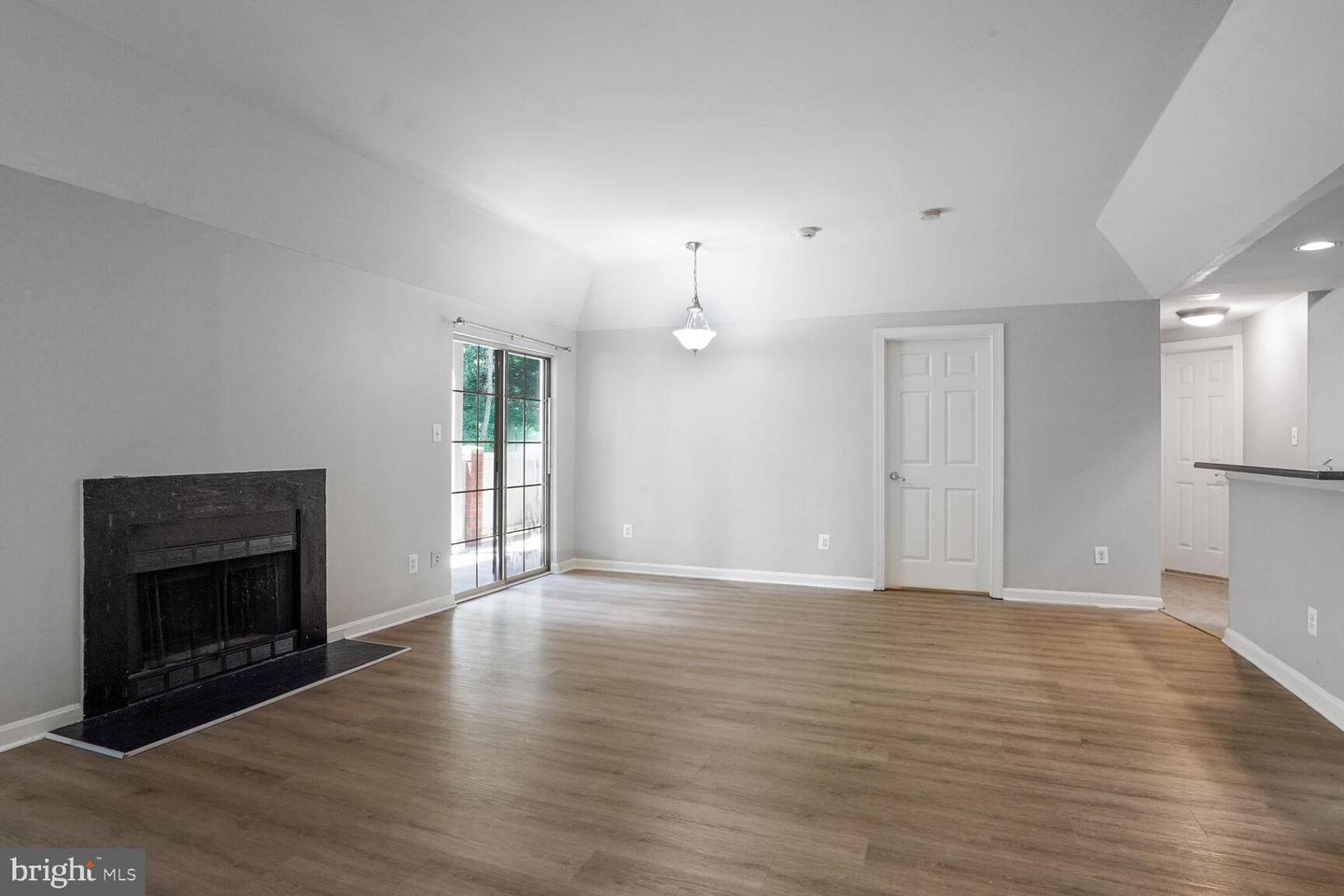 3906 PENDERVIEW DR #701, FAIRFAX, Virginia 22033, 2 Bedrooms Bedrooms, ,2 BathroomsBathrooms,Residential,For sale,3906 PENDERVIEW DR #701,VAFX2256768 MLS # VAFX2256768