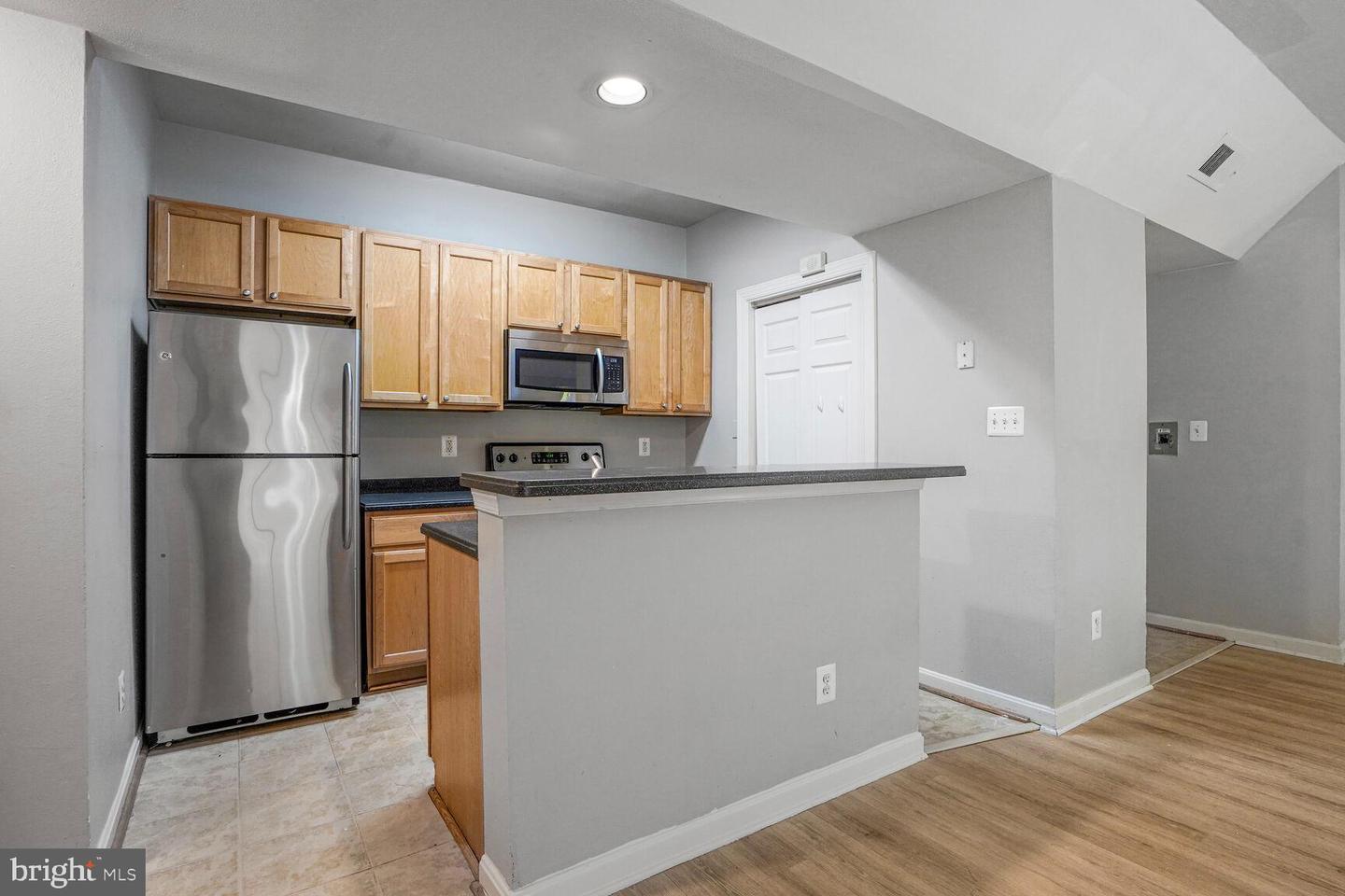 3906 PENDERVIEW DR #701, FAIRFAX, Virginia 22033, 2 Bedrooms Bedrooms, ,2 BathroomsBathrooms,Residential,For sale,3906 PENDERVIEW DR #701,VAFX2256768 MLS # VAFX2256768