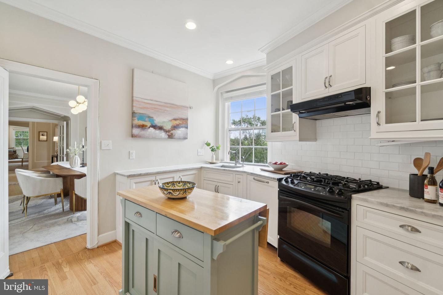 2737 DEVONSHIRE PL NW #503, WASHINGTON, District Of Columbia 20008, 2 Bedrooms Bedrooms, ,2 BathroomsBathrooms,Residential,For sale,2737 DEVONSHIRE PL NW #503,DCDC2211530 MLS # DCDC2211530