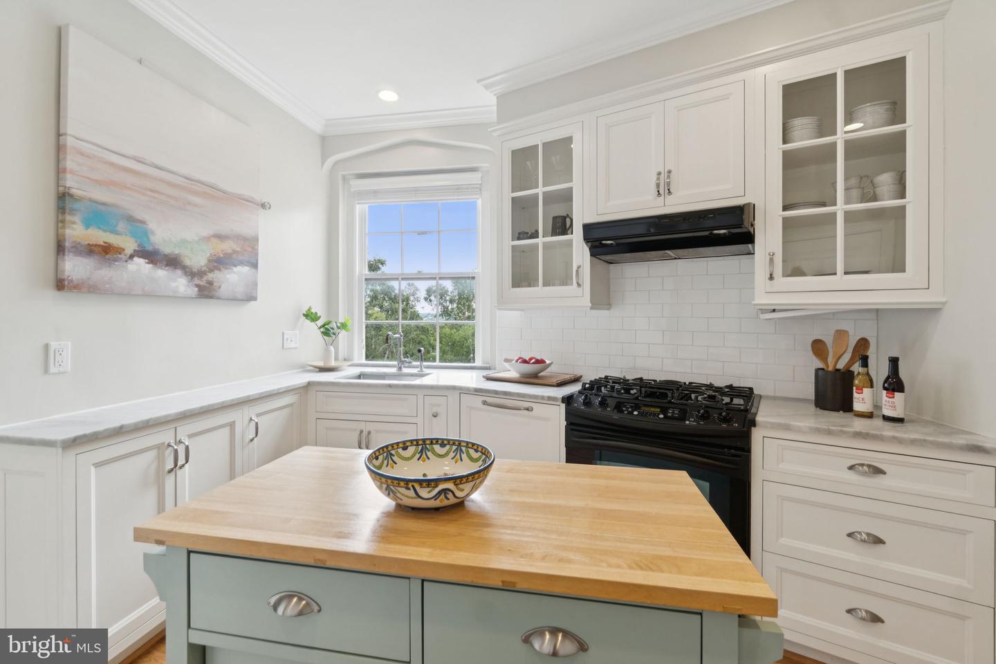 2737 DEVONSHIRE PL NW #503, WASHINGTON, District Of Columbia 20008, 2 Bedrooms Bedrooms, ,2 BathroomsBathrooms,Residential,For sale,2737 DEVONSHIRE PL NW #503,DCDC2211530 MLS # DCDC2211530