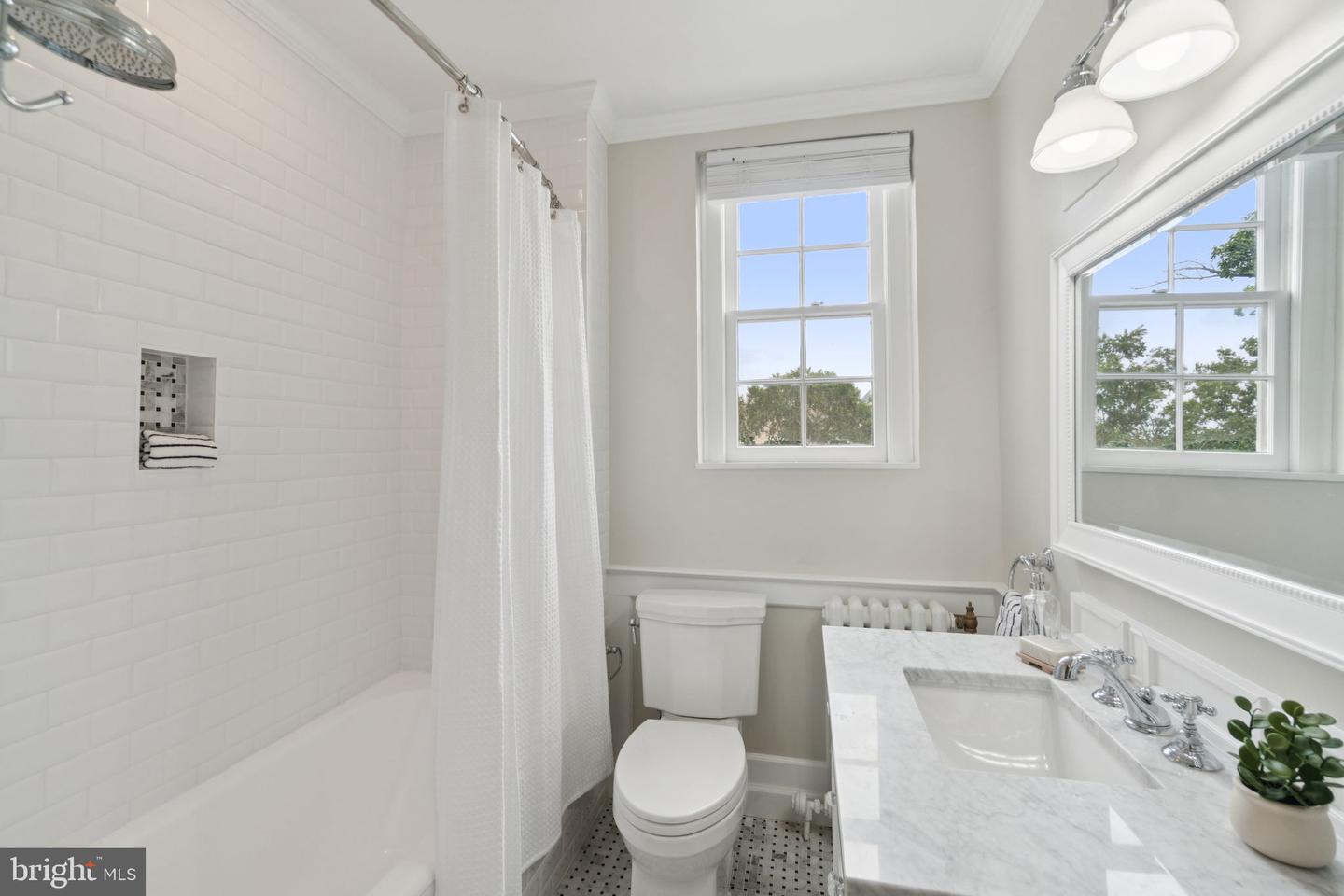 2737 DEVONSHIRE PL NW #503, WASHINGTON, District Of Columbia 20008, 2 Bedrooms Bedrooms, ,2 BathroomsBathrooms,Residential,For sale,2737 DEVONSHIRE PL NW #503,DCDC2211530 MLS # DCDC2211530