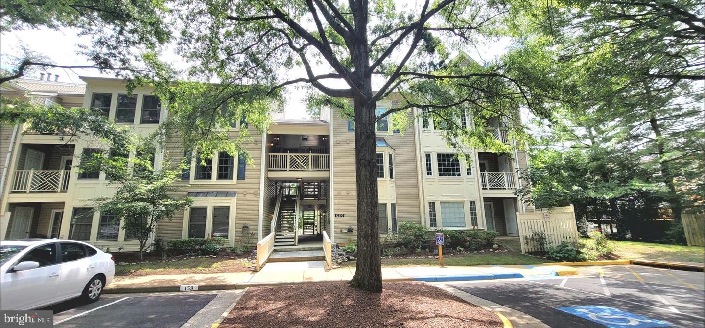 12253 FAIRFIELD HOUSE DR #405, FAIRFAX, Virginia 22033, 2 Bedrooms Bedrooms, ,2 BathroomsBathrooms,Residential,For sale,12253 FAIRFIELD HOUSE DR #405,VAFX2256908 MLS # VAFX2256908