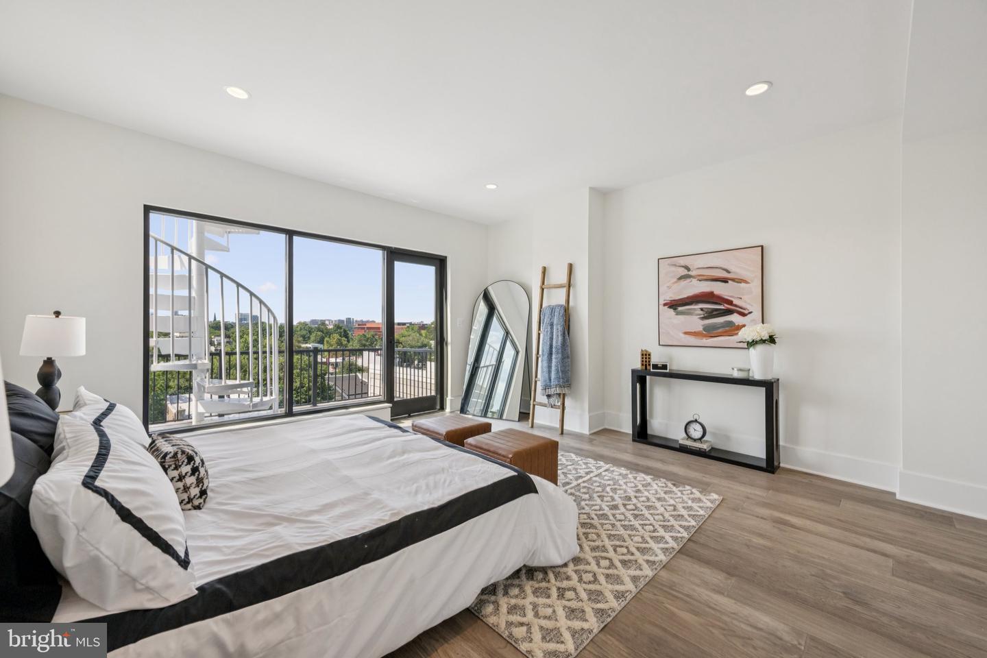 3550 WHITEHAVEN PKWY NW, WASHINGTON, District Of Columbia 20007, 5 Bedrooms Bedrooms, ,5 BathroomsBathrooms,Residential,For sale,3550 WHITEHAVEN PKWY NW,DCDC2211600 MLS # DCDC2211600