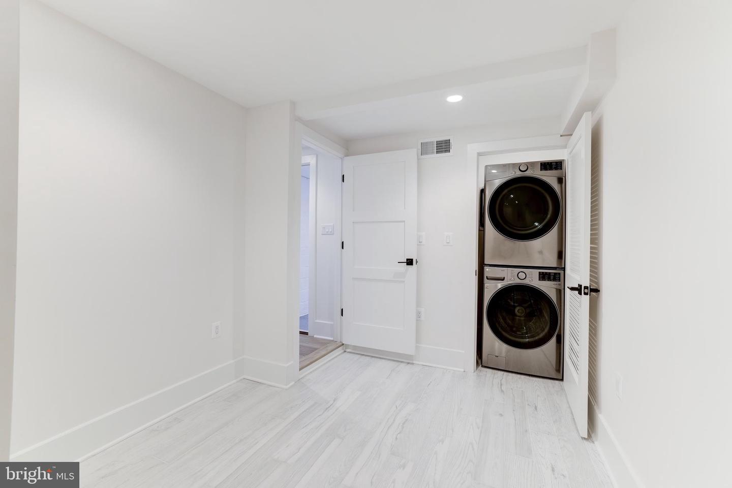 3550 WHITEHAVEN PKWY NW, WASHINGTON, District Of Columbia 20007, 5 Bedrooms Bedrooms, ,5 BathroomsBathrooms,Residential,For sale,3550 WHITEHAVEN PKWY NW,DCDC2211600 MLS # DCDC2211600