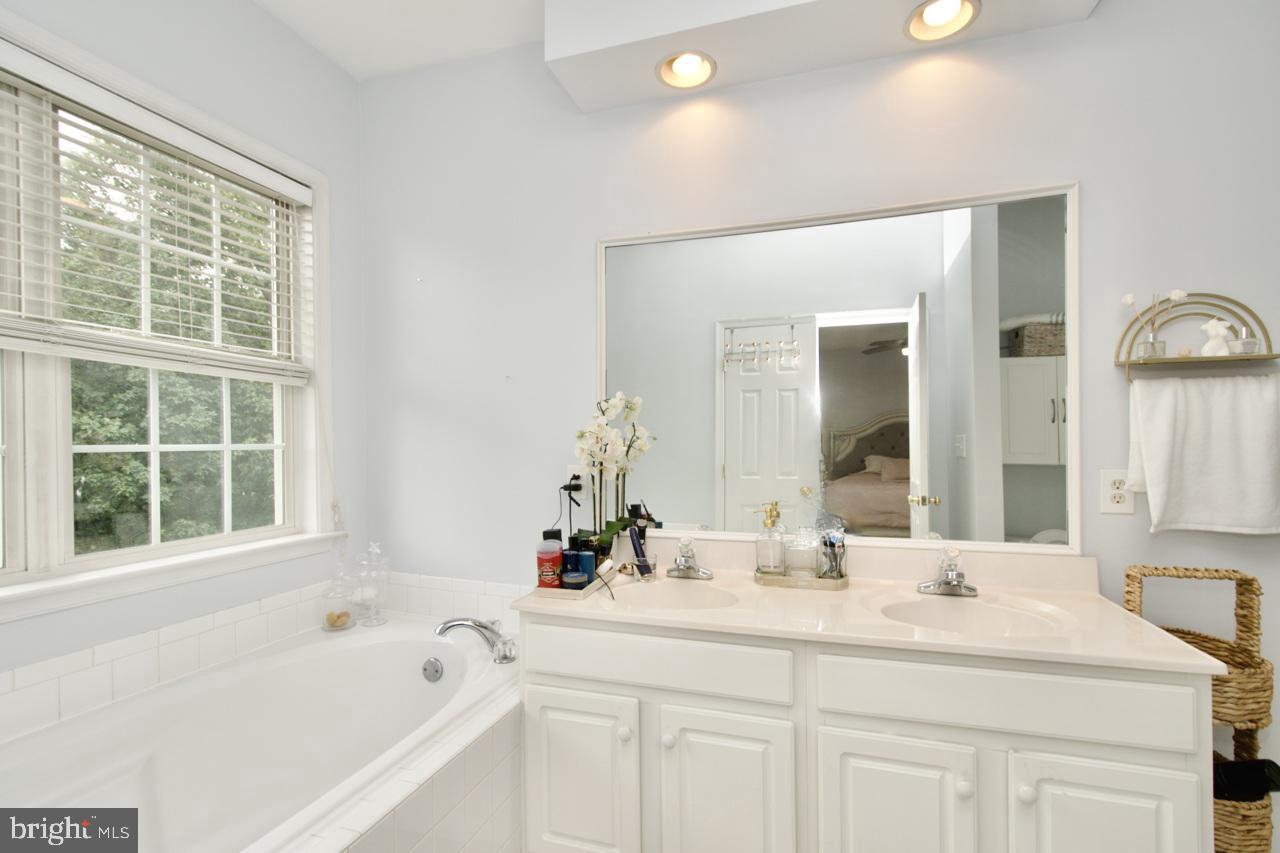 613 BATTERY TER NE, LEESBURG, Virginia 20176, 3 Bedrooms Bedrooms, ,3 BathroomsBathrooms,Residential,For sale,613 BATTERY TER NE,VALO2102958 MLS # VALO2102958
