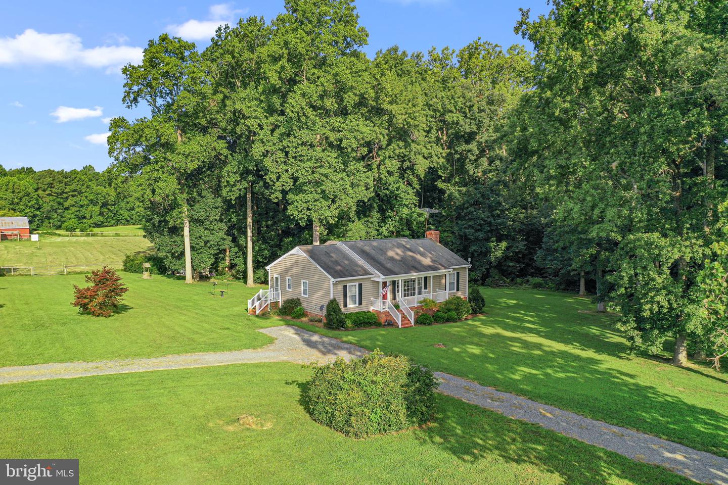 727 BRIZENDINE LN, DUNNSVILLE, Virginia 22454, 3 Bedrooms Bedrooms, 9 Rooms Rooms,2 BathroomsBathrooms,Residential,For sale,727 BRIZENDINE LN,VAES2000946 MLS # VAES2000946