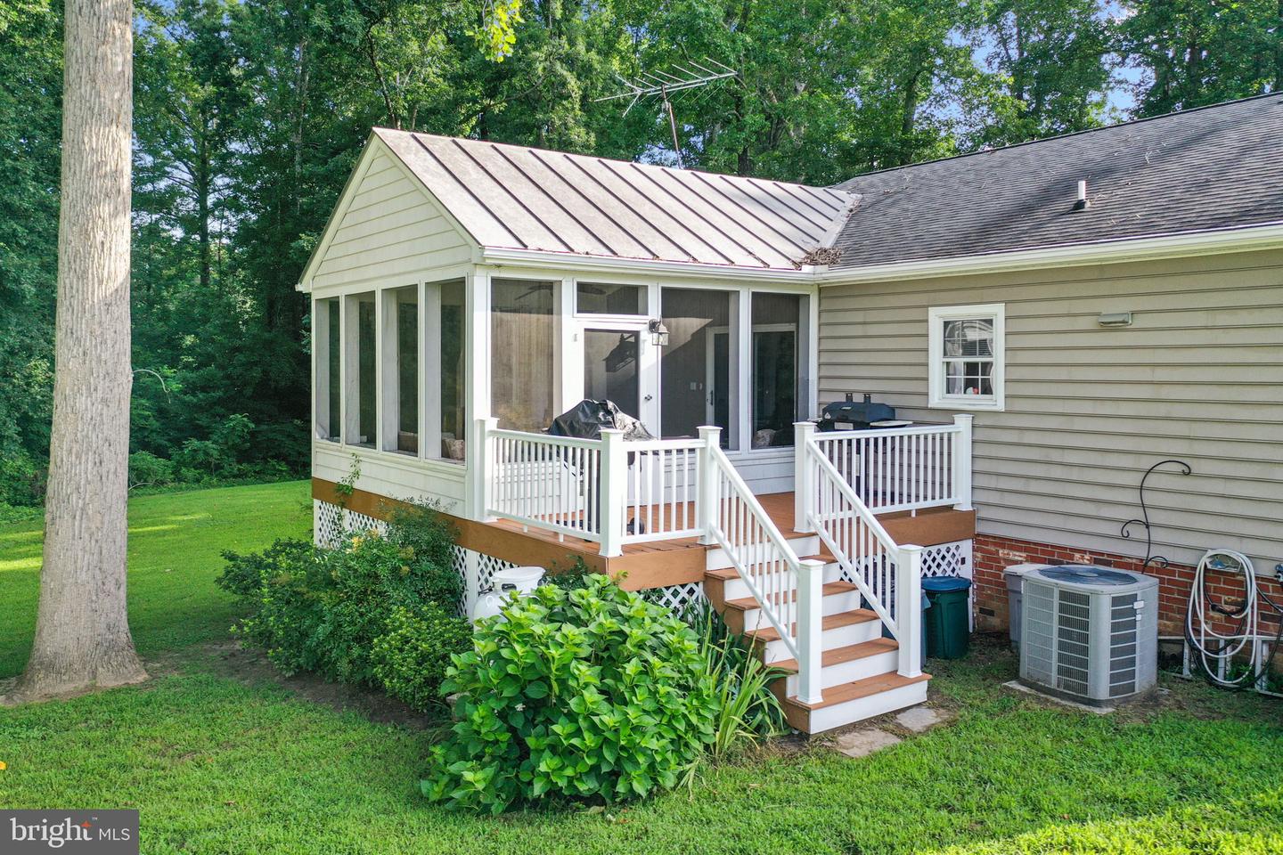 727 BRIZENDINE LN, DUNNSVILLE, Virginia 22454, 3 Bedrooms Bedrooms, 9 Rooms Rooms,2 BathroomsBathrooms,Residential,For sale,727 BRIZENDINE LN,VAES2000946 MLS # VAES2000946