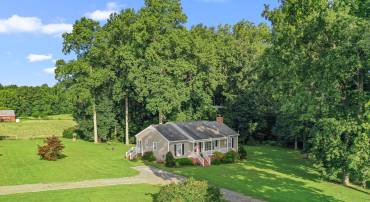 727 BRIZENDINE LN, DUNNSVILLE, Virginia 22454, 3 Bedrooms Bedrooms, 9 Rooms Rooms,2 BathroomsBathrooms,Residential,For sale,727 BRIZENDINE LN,VAES2000946 MLS # VAES2000946