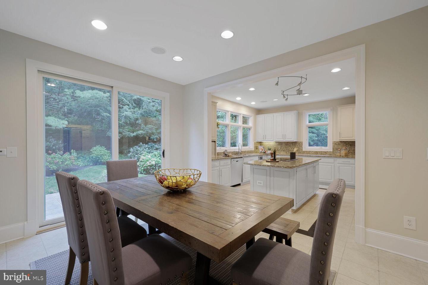 3121 ARIZONA AVE NW, WASHINGTON, District Of Columbia 20016, 5 Bedrooms Bedrooms, ,4 BathroomsBathrooms,Residential,For sale,3121 ARIZONA AVE NW,DCDC2211544 MLS # DCDC2211544