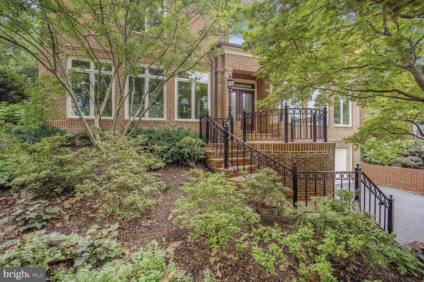 3121 ARIZONA AVE NW, WASHINGTON, District Of Columbia 20016, 5 Bedrooms Bedrooms, ,4 BathroomsBathrooms,Residential,For sale,3121 ARIZONA AVE NW,DCDC2211544 MLS # DCDC2211544