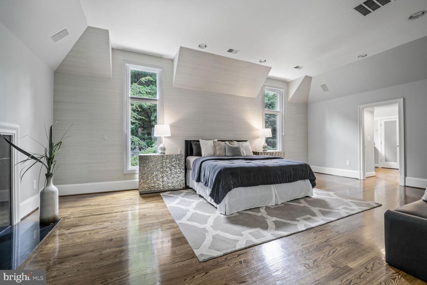 3121 ARIZONA AVE NW, WASHINGTON, District Of Columbia 20016, 5 Bedrooms Bedrooms, ,4 BathroomsBathrooms,Residential,For sale,3121 ARIZONA AVE NW,DCDC2211544 MLS # DCDC2211544