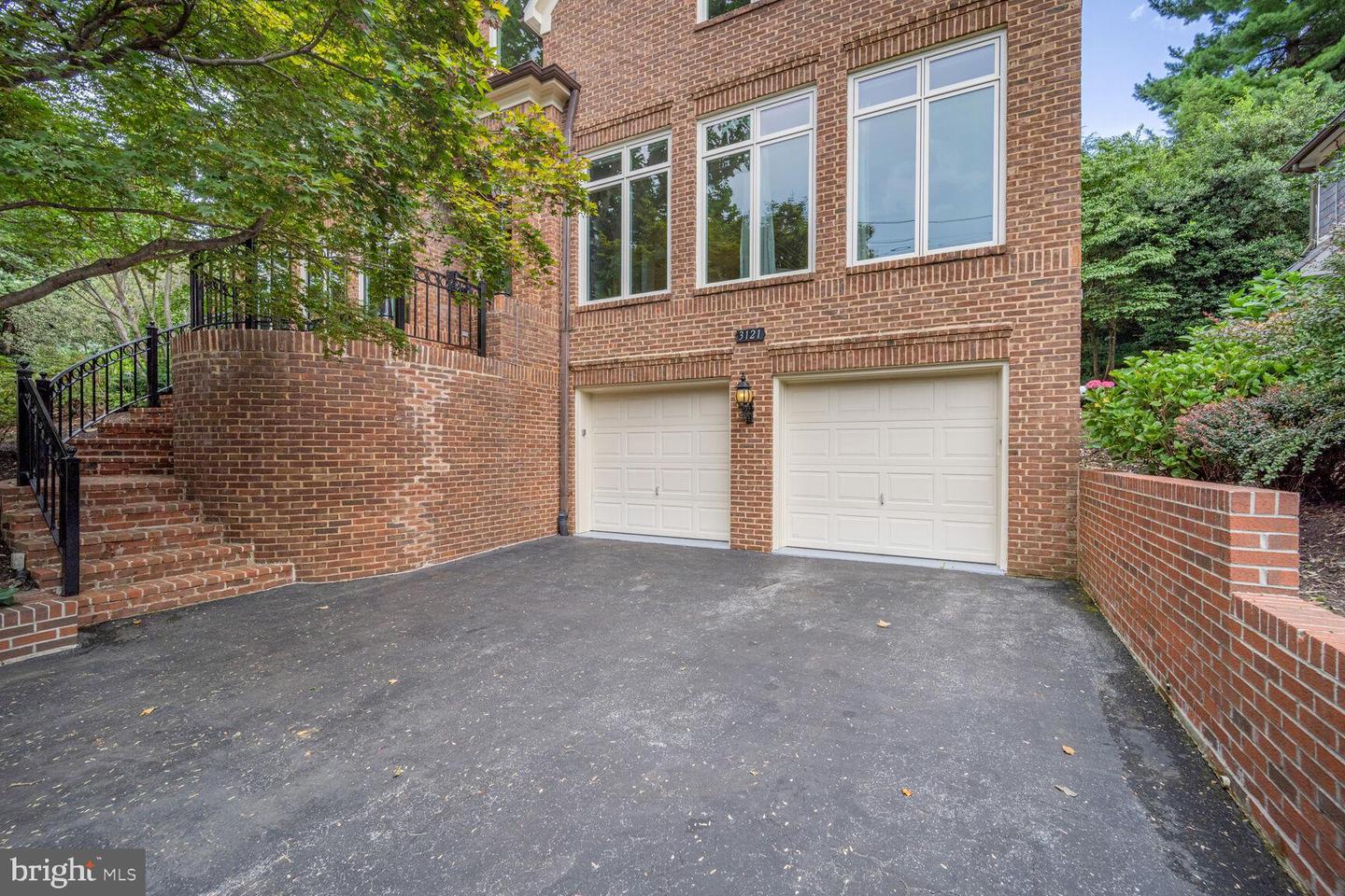 3121 ARIZONA AVE NW, WASHINGTON, District Of Columbia 20016, 5 Bedrooms Bedrooms, ,4 BathroomsBathrooms,Residential,For sale,3121 ARIZONA AVE NW,DCDC2211544 MLS # DCDC2211544