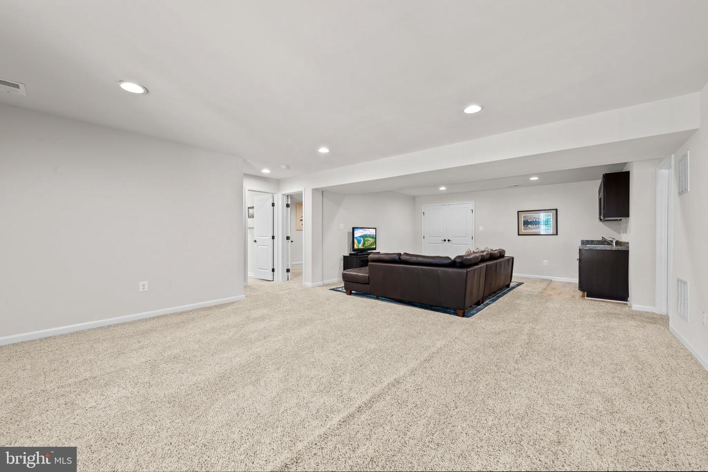 144 SKIPPER DR, LAKE FREDERICK, Virginia 22630, 3 Bedrooms Bedrooms, ,3 BathroomsBathrooms,Residential,For sale,144 SKIPPER DR,VAFV2035584 MLS # VAFV2035584