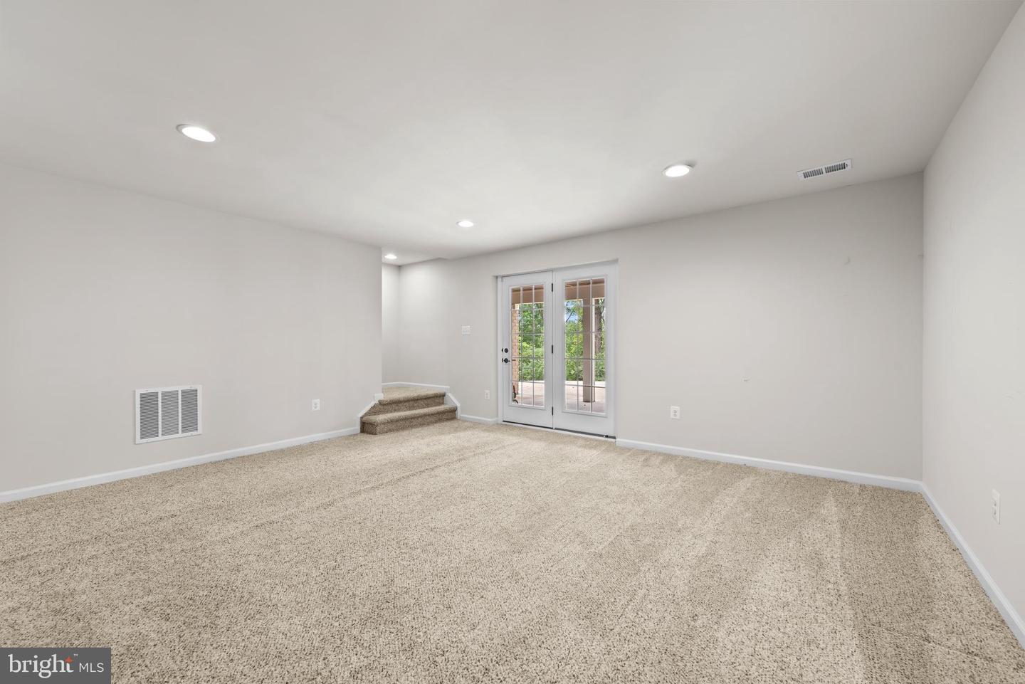 144 SKIPPER DR, LAKE FREDERICK, Virginia 22630, 3 Bedrooms Bedrooms, ,3 BathroomsBathrooms,Residential,For sale,144 SKIPPER DR,VAFV2035584 MLS # VAFV2035584