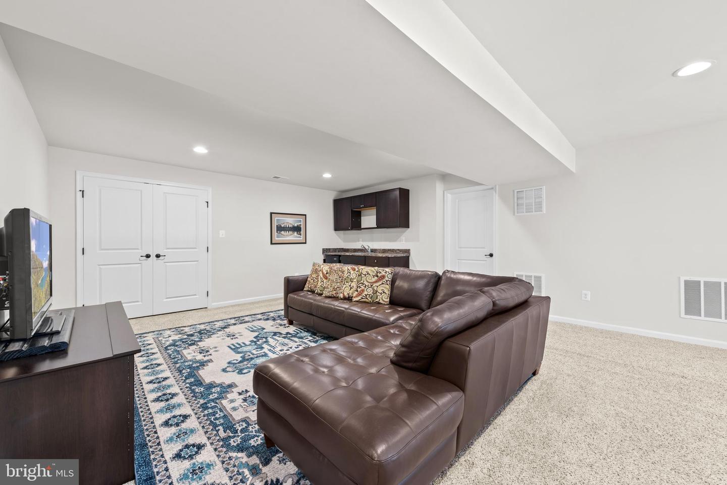144 SKIPPER DR, LAKE FREDERICK, Virginia 22630, 3 Bedrooms Bedrooms, ,3 BathroomsBathrooms,Residential,For sale,144 SKIPPER DR,VAFV2035584 MLS # VAFV2035584