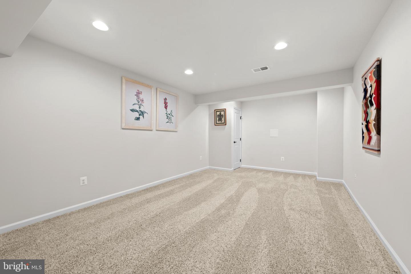 144 SKIPPER DR, LAKE FREDERICK, Virginia 22630, 3 Bedrooms Bedrooms, ,3 BathroomsBathrooms,Residential,For sale,144 SKIPPER DR,VAFV2035584 MLS # VAFV2035584