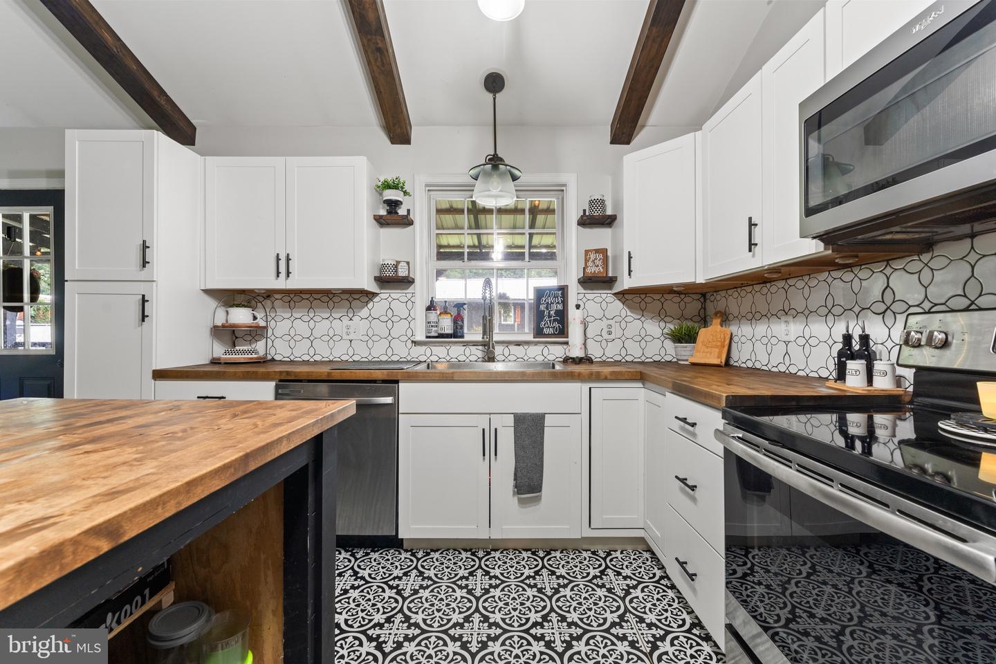 6109 HAMS FORD RD, SPOTSYLVANIA, Virginia 22551, 7 Bedrooms Bedrooms, 16 Rooms Rooms,3 BathroomsBathrooms,Residential,For sale,6109 HAMS FORD RD,VASP2034860 MLS # VASP2034860