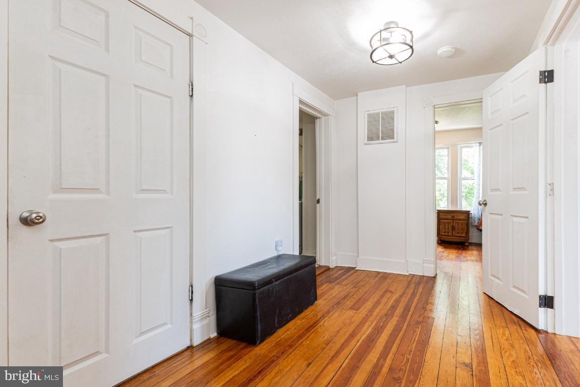 518 WARREN AVE, FRONT ROYAL, Virginia 22630, 4 Bedrooms Bedrooms, ,2 BathroomsBathrooms,Residential,For sale,518 WARREN AVE,VAWR2011778 MLS # VAWR2011778