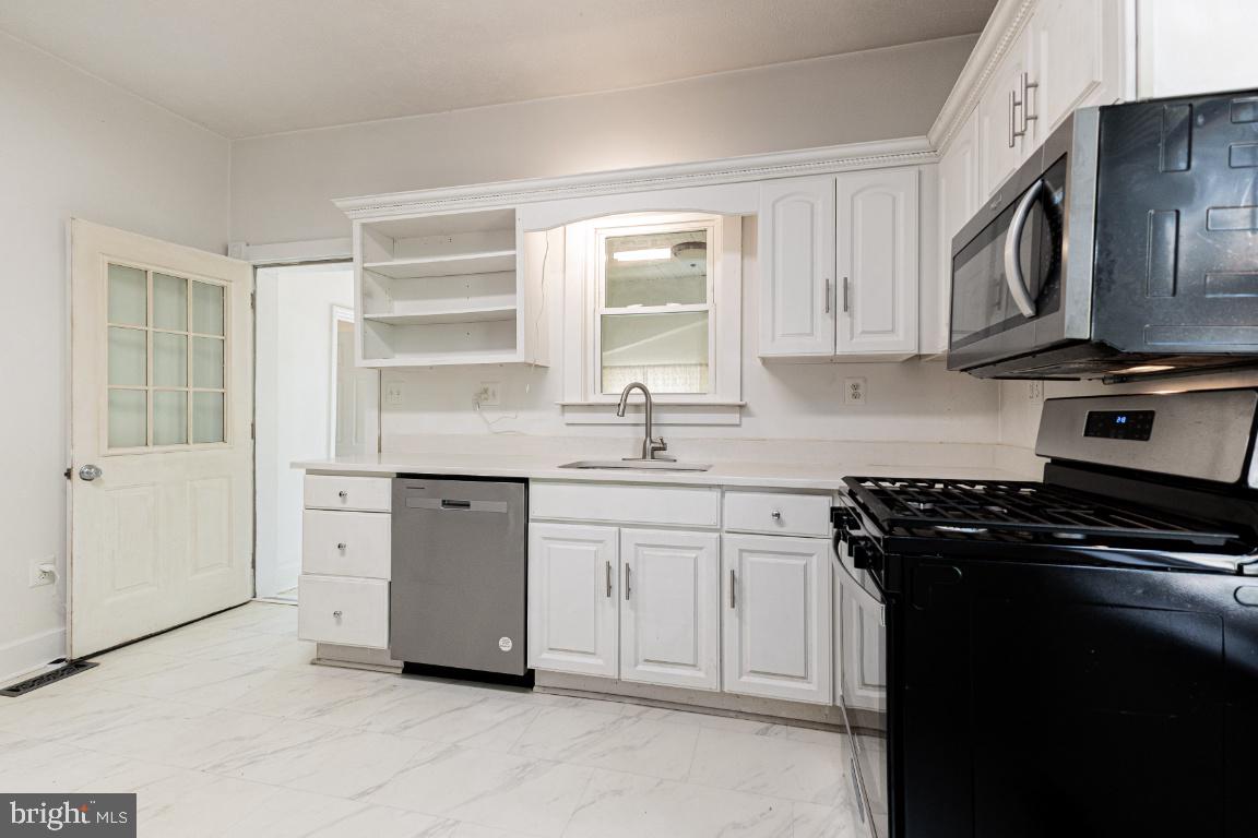 518 WARREN AVE, FRONT ROYAL, Virginia 22630, 4 Bedrooms Bedrooms, ,2 BathroomsBathrooms,Residential,For sale,518 WARREN AVE,VAWR2011778 MLS # VAWR2011778
