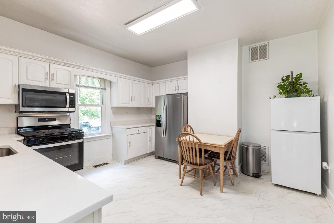 518 WARREN AVE, FRONT ROYAL, Virginia 22630, 4 Bedrooms Bedrooms, ,2 BathroomsBathrooms,Residential,For sale,518 WARREN AVE,VAWR2011778 MLS # VAWR2011778