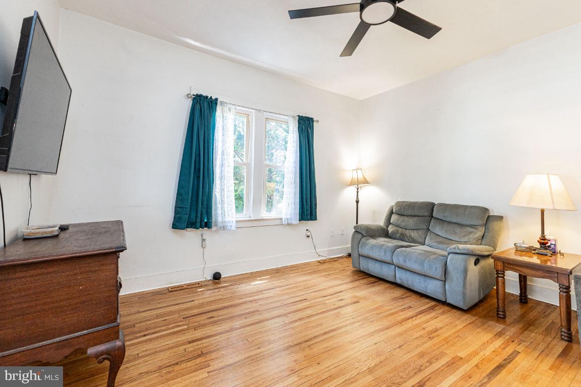 518 WARREN AVE, FRONT ROYAL, Virginia 22630, 4 Bedrooms Bedrooms, ,2 BathroomsBathrooms,Residential,For sale,518 WARREN AVE,VAWR2011778 MLS # VAWR2011778
