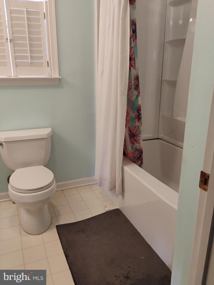 11 COTTONWOOD DR, BARBOURSVILLE, Virginia 22923, 3 Bedrooms Bedrooms, ,2 BathroomsBathrooms,Residential,For sale,11 COTTONWOOD DR,VAGR2000742 MLS # VAGR2000742