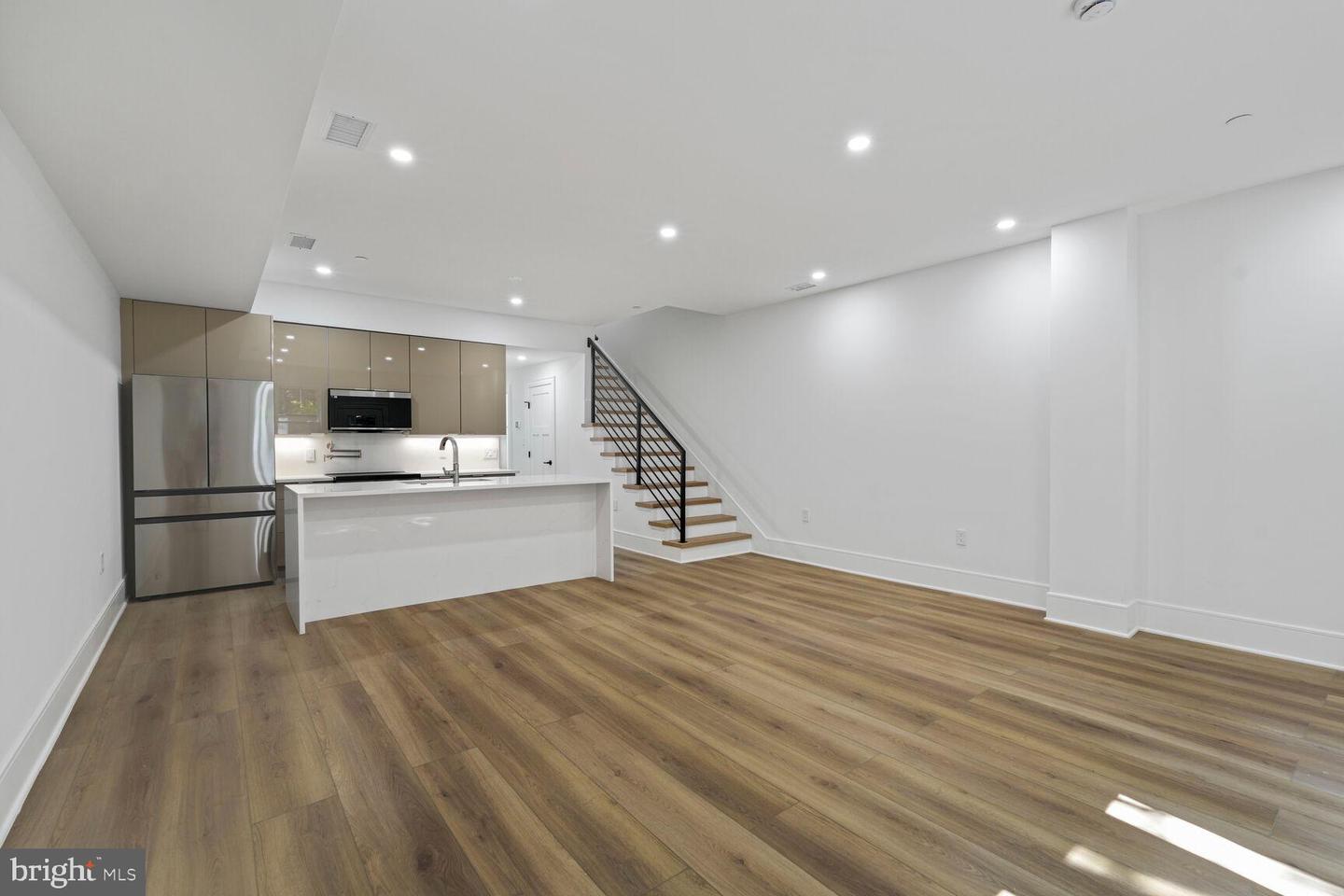 2524 41ST ST NW #UNIT 2, WASHINGTON, District Of Columbia 20007, 2 Bedrooms Bedrooms, ,2 BathroomsBathrooms,Residential,For sale,2524 41ST ST NW #UNIT 2,DCDC2211628 MLS # DCDC2211628