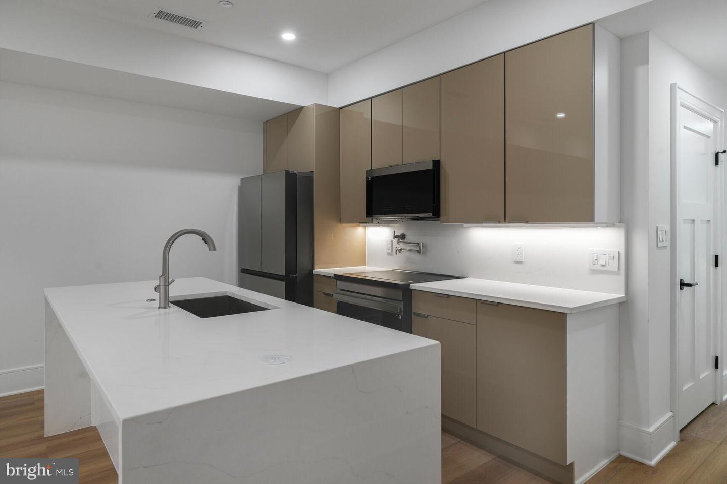 2524 41ST ST NW #UNIT 2, WASHINGTON, District Of Columbia 20007, 2 Bedrooms Bedrooms, ,2 BathroomsBathrooms,Residential,For sale,2524 41ST ST NW #UNIT 2,DCDC2211628 MLS # DCDC2211628