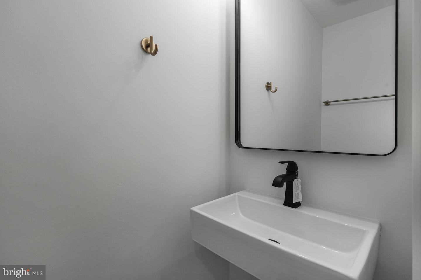 2524 41ST ST NW #UNIT 2, WASHINGTON, District Of Columbia 20007, 2 Bedrooms Bedrooms, ,2 BathroomsBathrooms,Residential,For sale,2524 41ST ST NW #UNIT 2,DCDC2211628 MLS # DCDC2211628