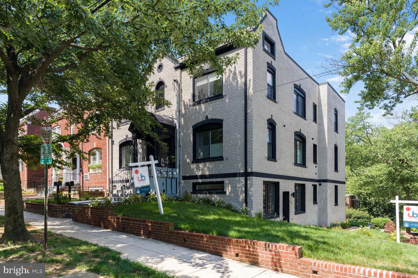 2524 41ST ST NW #UNIT 2, WASHINGTON, District Of Columbia 20007, 2 Bedrooms Bedrooms, ,2 BathroomsBathrooms,Residential,For sale,2524 41ST ST NW #UNIT 2,DCDC2211628 MLS # DCDC2211628