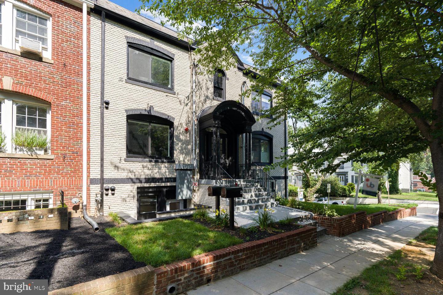 2524 41ST ST NW #UNIT 2, WASHINGTON, District Of Columbia 20007, 2 Bedrooms Bedrooms, ,2 BathroomsBathrooms,Residential,For sale,2524 41ST ST NW #UNIT 2,DCDC2211628 MLS # DCDC2211628