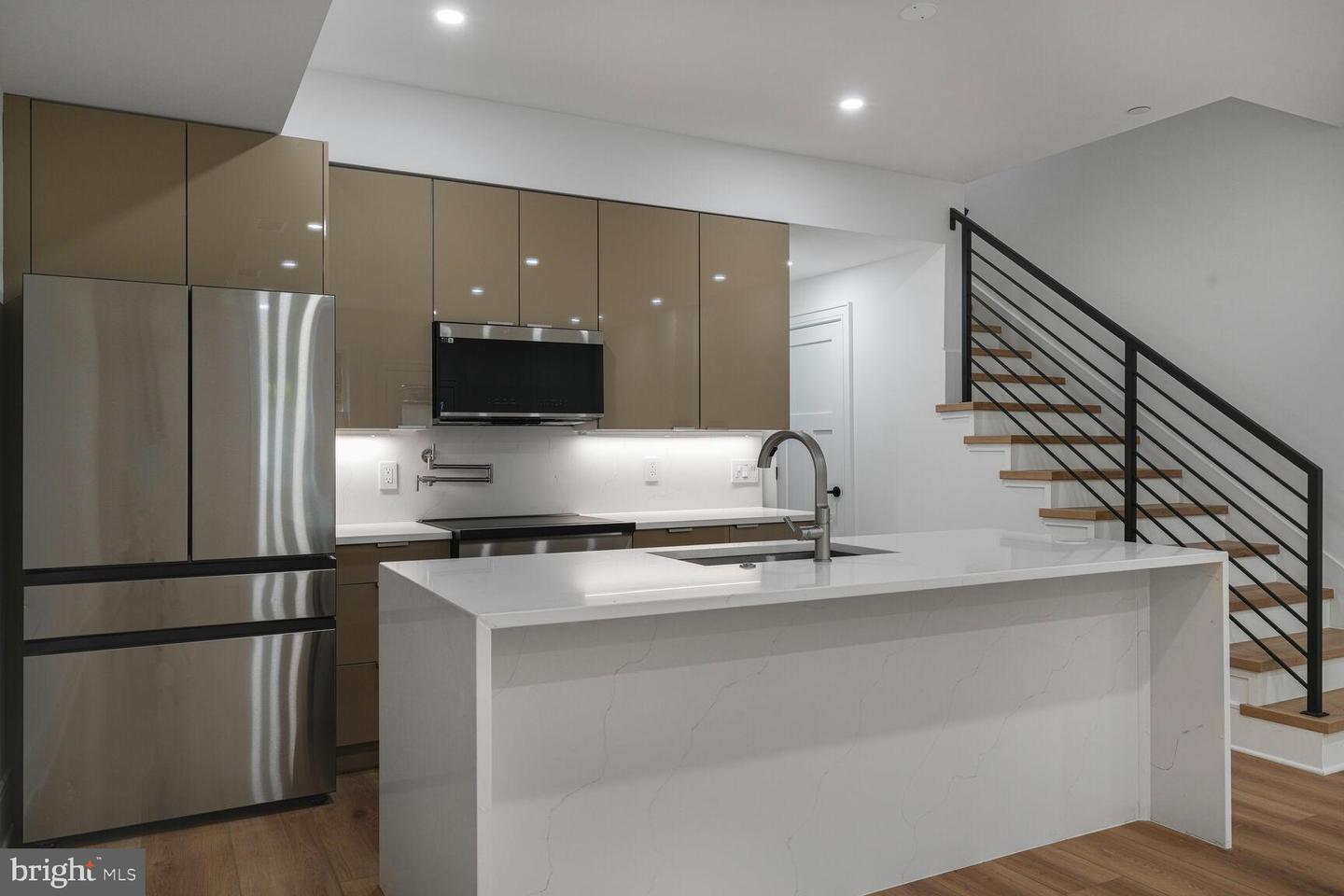 2524 41ST ST NW #UNIT 2, WASHINGTON, District Of Columbia 20007, 2 Bedrooms Bedrooms, ,2 BathroomsBathrooms,Residential,For sale,2524 41ST ST NW #UNIT 2,DCDC2211628 MLS # DCDC2211628