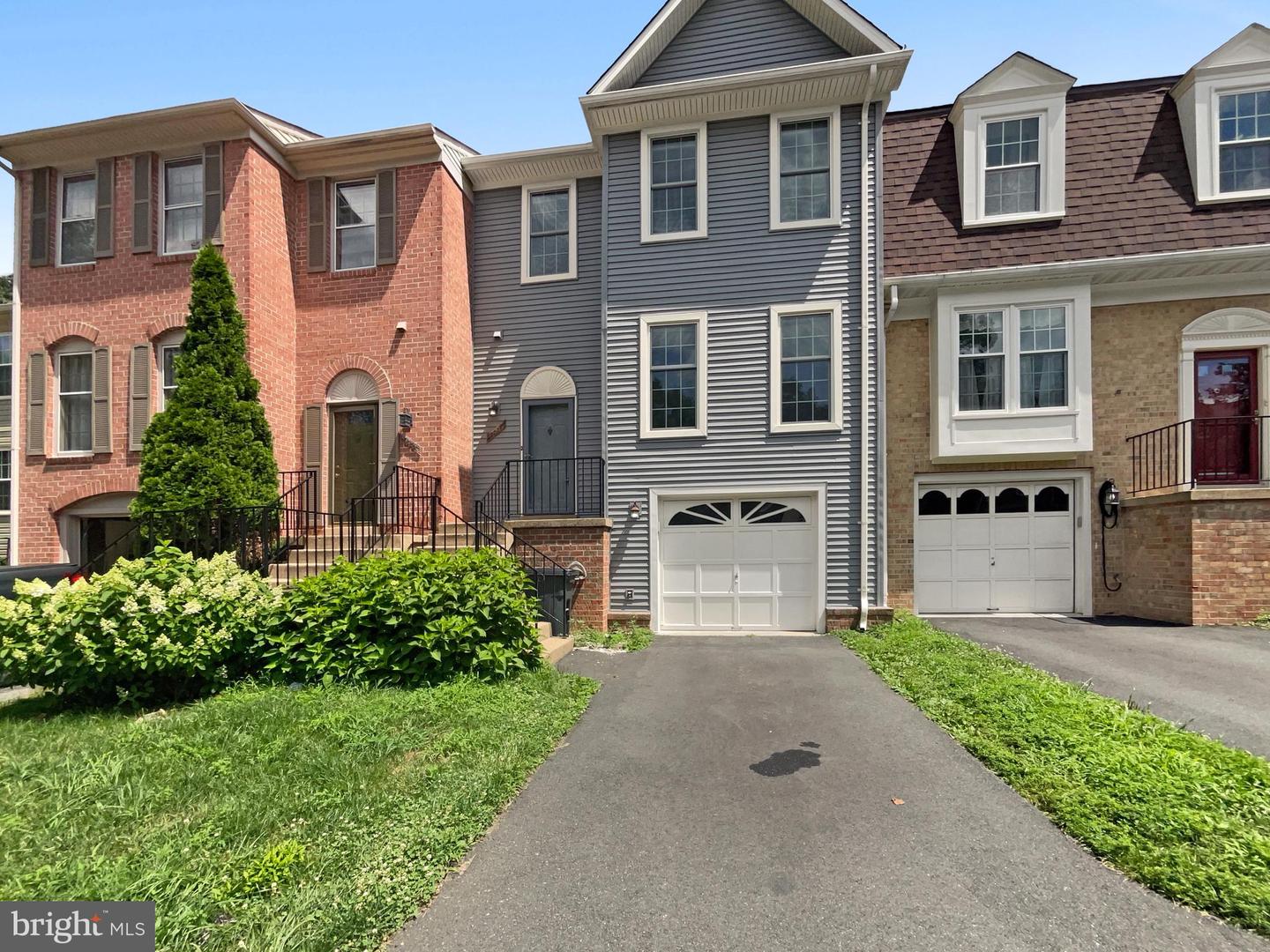 7227 GENTIAN CT, SPRINGFIELD, Virginia 22152, 3 Bedrooms Bedrooms, ,2 BathroomsBathrooms,Residential,For sale,7227 GENTIAN CT,VAFX2256944 MLS # VAFX2256944